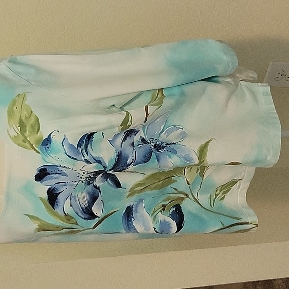 ALFRED DUNNER BEAUTIFUL FLORAL TOP....LARGE - Picture 5 of 13